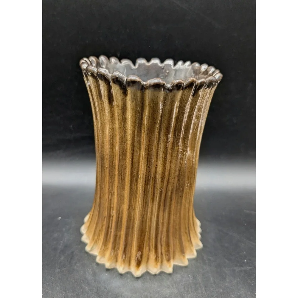 Handmade Studio Pottery Ribbed Ceramic Vase Brown Scalloped Rim Ombre Glaze 6.5